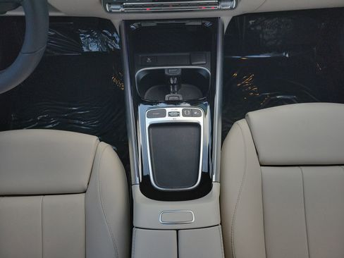 Certified 2025 Mercedes-Benz GLA 250 4MATIC image 21