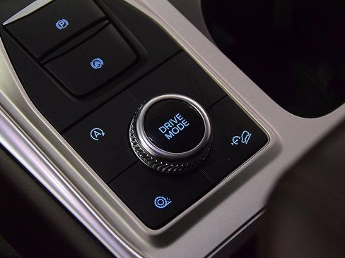 Used 2023 Ford Explorer King Ranch w/ Technology Package image 29