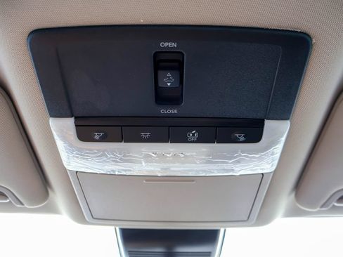 New 2026 Nissan Altima 2.5 SR w/ SR Premium Package FWD image 17