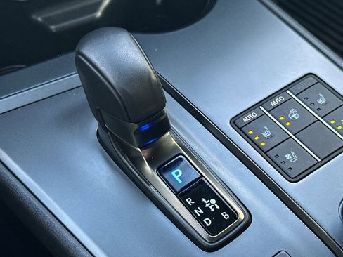 Used 2025 Lexus UX 300h FWD image 18