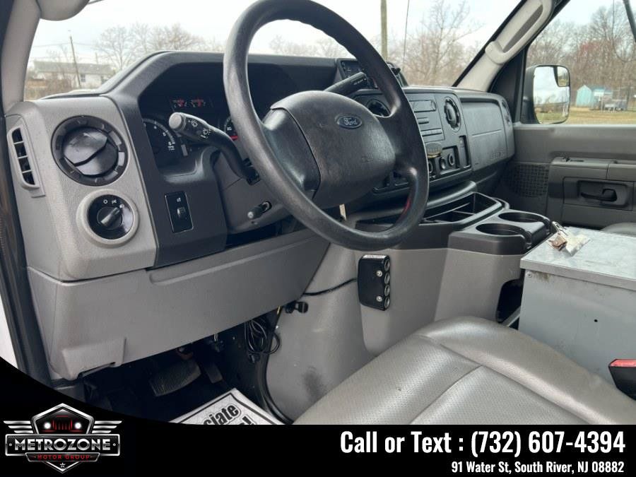 Used 2014 Ford E-350 and Econoline 350 Super Duty w/ Power Group RWD image 27