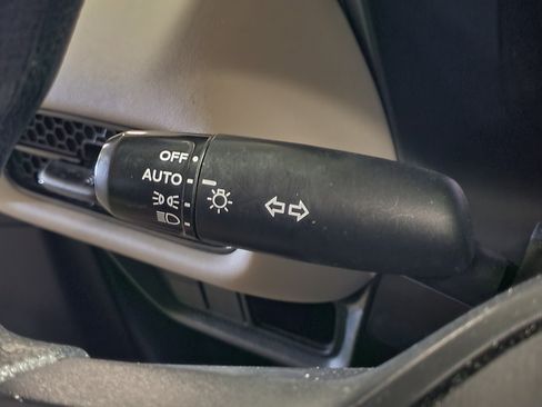 Used 2023 Honda HR-V LX image 25
