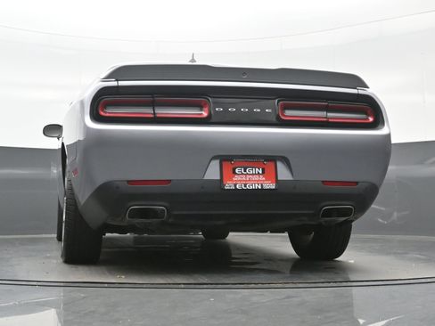 Used 2015 Dodge Challenger SXT Plus w/ Driver Convenience Group image 27