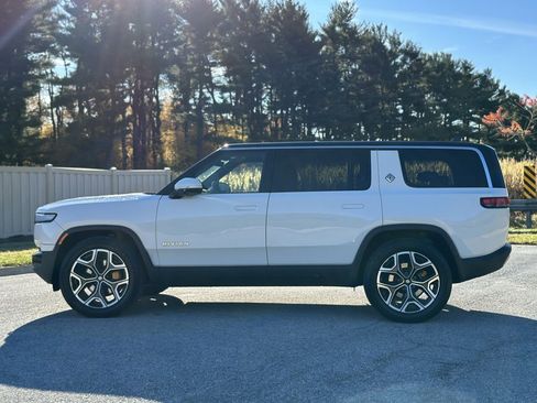 Used 2022 Rivian R1S Launch Edition image 4
