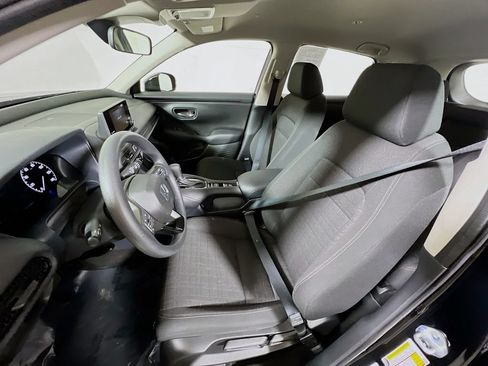 Used 2025 Honda HR-V LX image 18