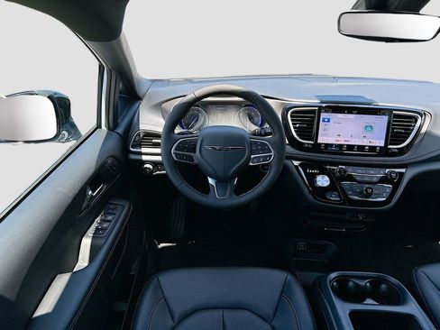 New 2026 Chrysler Pacifica Select image 21