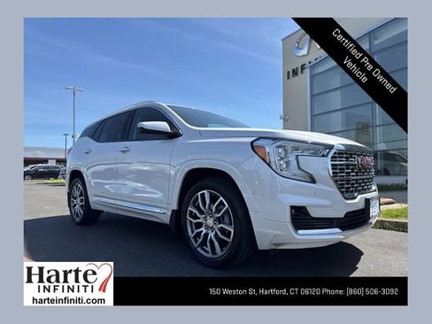Used 2023 GMC Terrain Denali w/ Denali Premium Package AWD/4WD image 1
