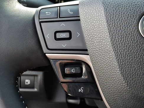 Used 2025 Toyota Camry SE FWD image 23