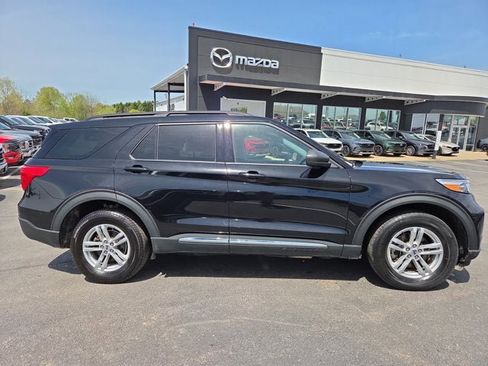Used 2022 Ford Explorer XLT AWD/4WD image 6