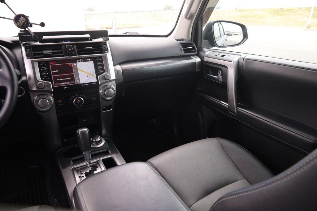 Used 2022 Toyota 4Runner SR5 Premium AWD/4WD image 27