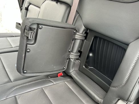 Used 2024 GMC Sierra 2500 Denali w/ Technology Package image 40