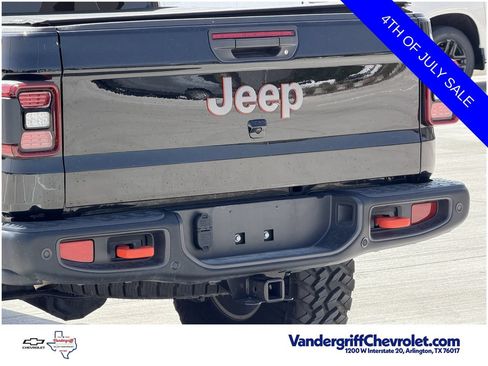Used 2024 Jeep Gladiator Mojave AWD/4WD image 6