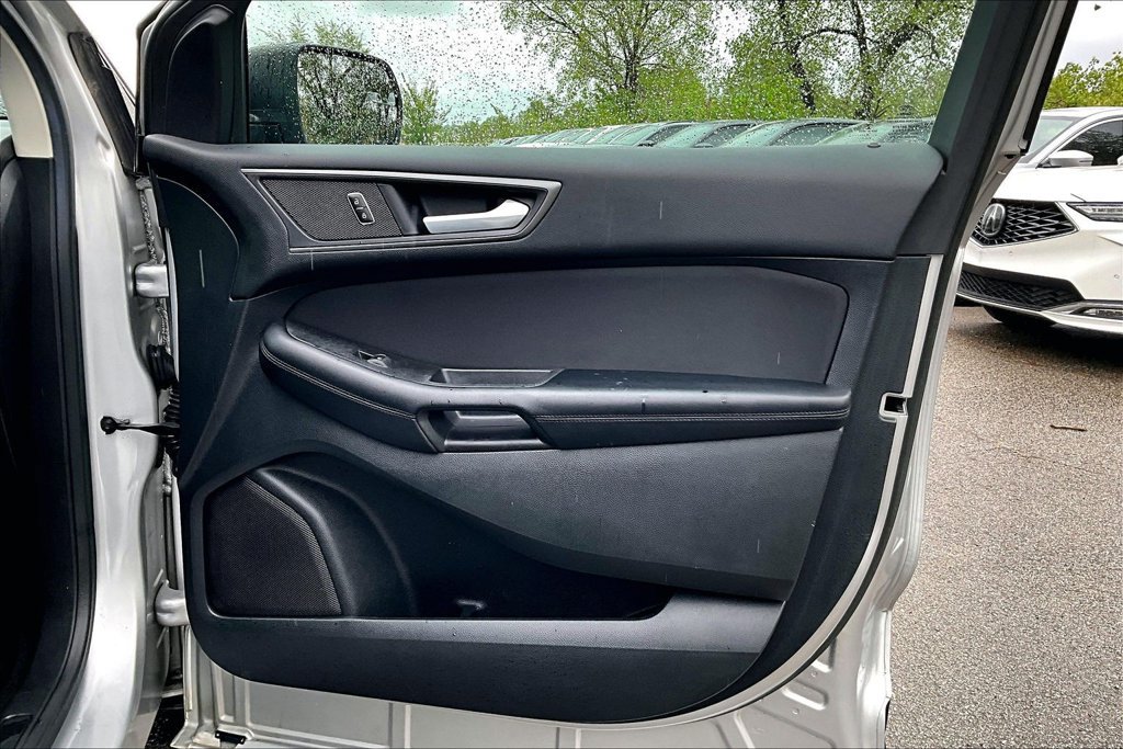 Used 2016 Ford Edge SE FWD image 18