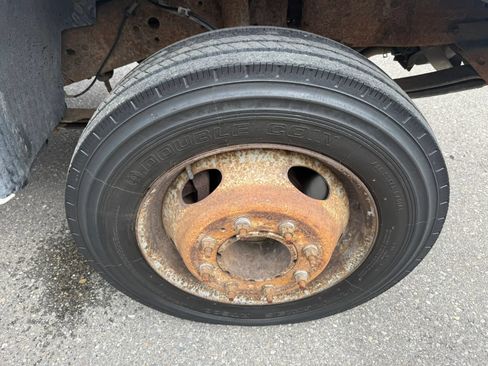 Used 1999 Ford F450 2WD Regular Cab Super Duty image 14