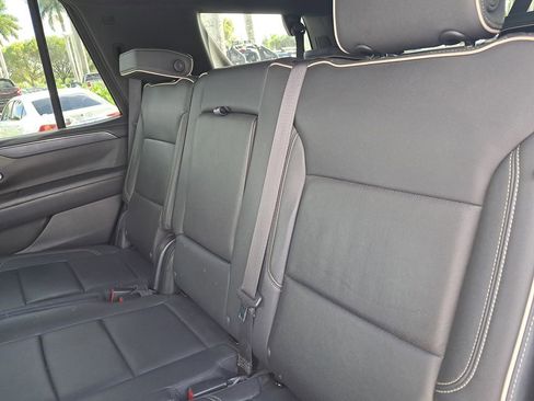 Used 2023 GMC Yukon SLT image 10