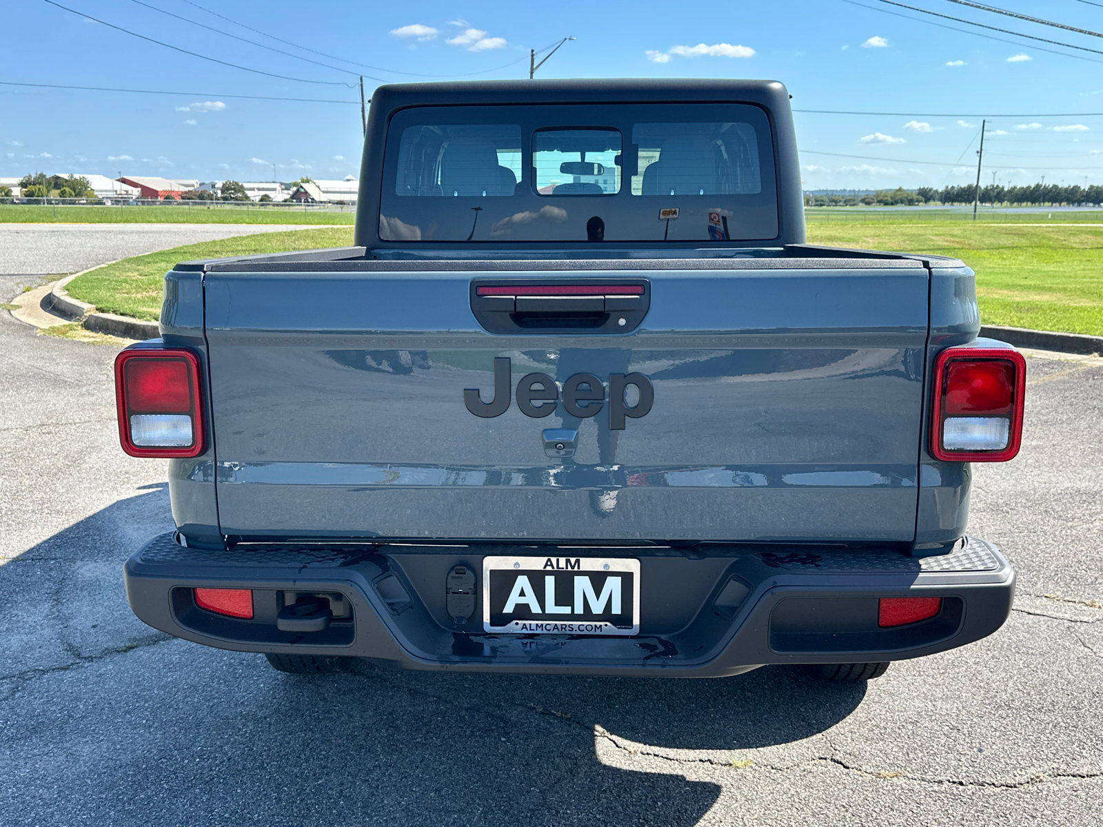 New 2026 Jeep Gladiator Sport AWD/4WD image 7