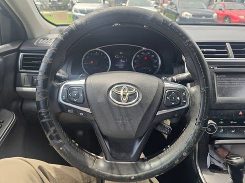 Used 2017 Toyota Camry SE FWD image 17
