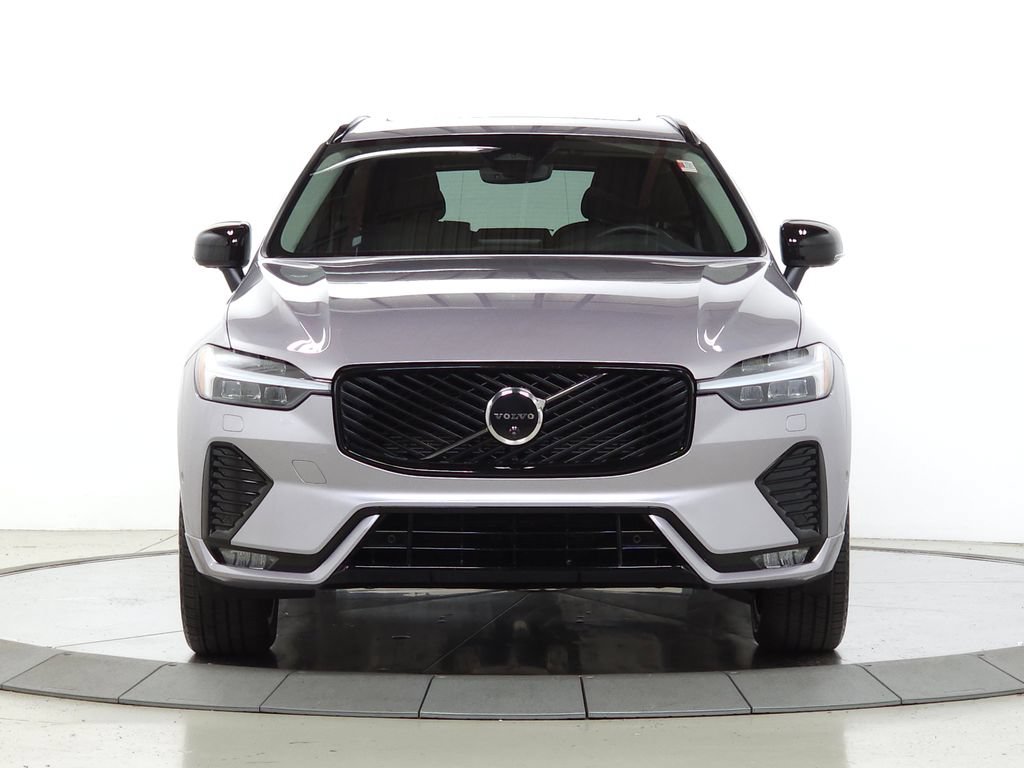 Certified 2026 Volvo XC60 B5 Plus AWD/4WD image 2