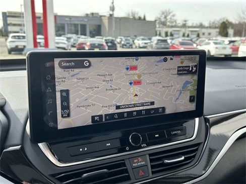 Used 2023 Nissan Altima 2.5 SR w/ SR Premium Package image 21