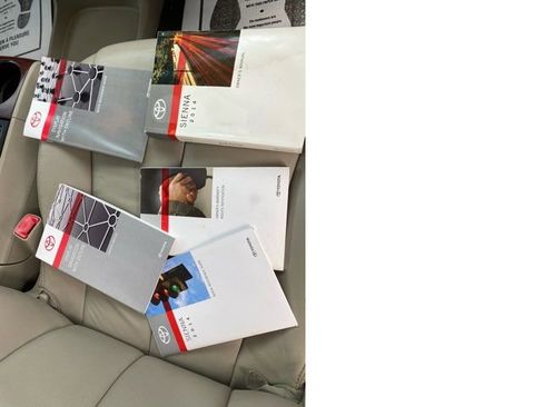 Used 2014 Toyota Sienna XLE image 25