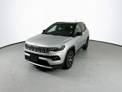 Used 2024 Jeep Compass Limited AWD/4WD image 4