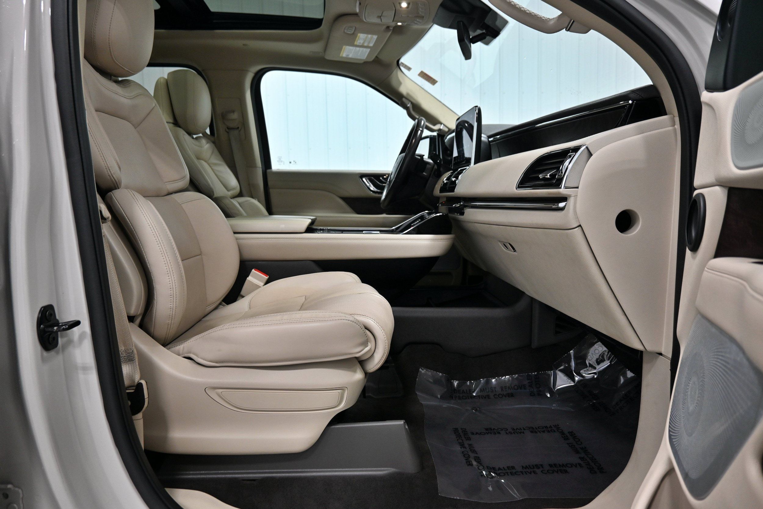 Used 2020 Lincoln Navigator Reserve w/ Luxury Package AWD/4WD image 25