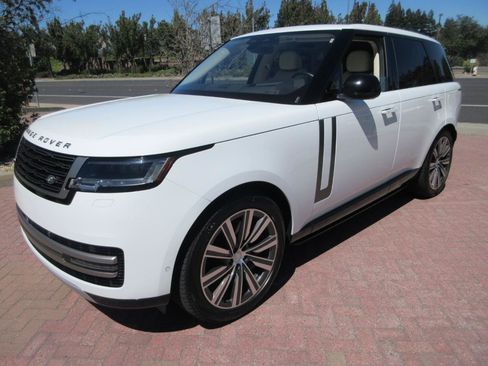Used 2023 Land Rover Range Rover SE AWD/4WD image 1