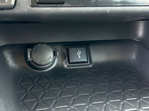 Used 2021 Toyota RAV4 XLE w/ Convenience Package AWD/4WD image 34