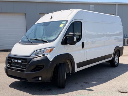 Used 2026 RAM ProMaster 2500 w/ Convenience Group FWD image 7