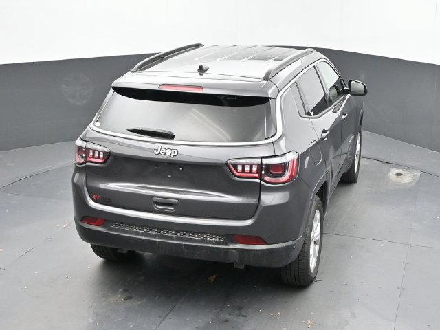 Used 2024 Jeep Compass Latitude AWD/4WD image 31
