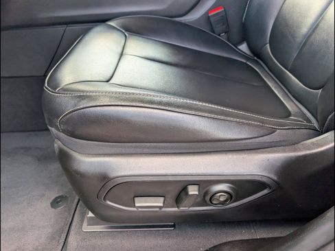 Used 2024 Jeep Grand Cherokee Limited RWD image 9