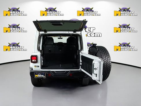 Used 2023 Jeep Wrangler Sahara image 26
