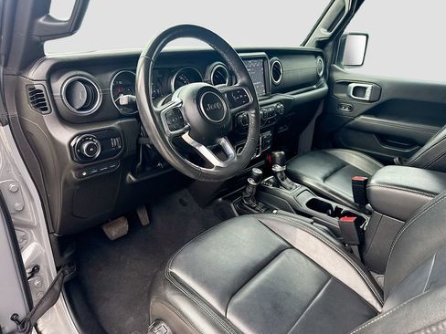 Used 2023 Jeep Wrangler Unlimited Sahara w/ Cold Weather Group AWD/4WD image 10