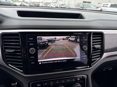 Used 2023 Volkswagen Atlas SEL R-Line AWD/4WD image 32