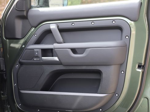 New 2026 Land Rover Defender 110 X-Dynamic SE image 7