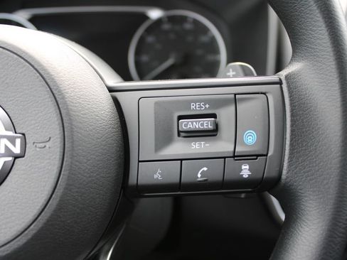Used 2024 Nissan Rogue SV AWD/4WD image 19