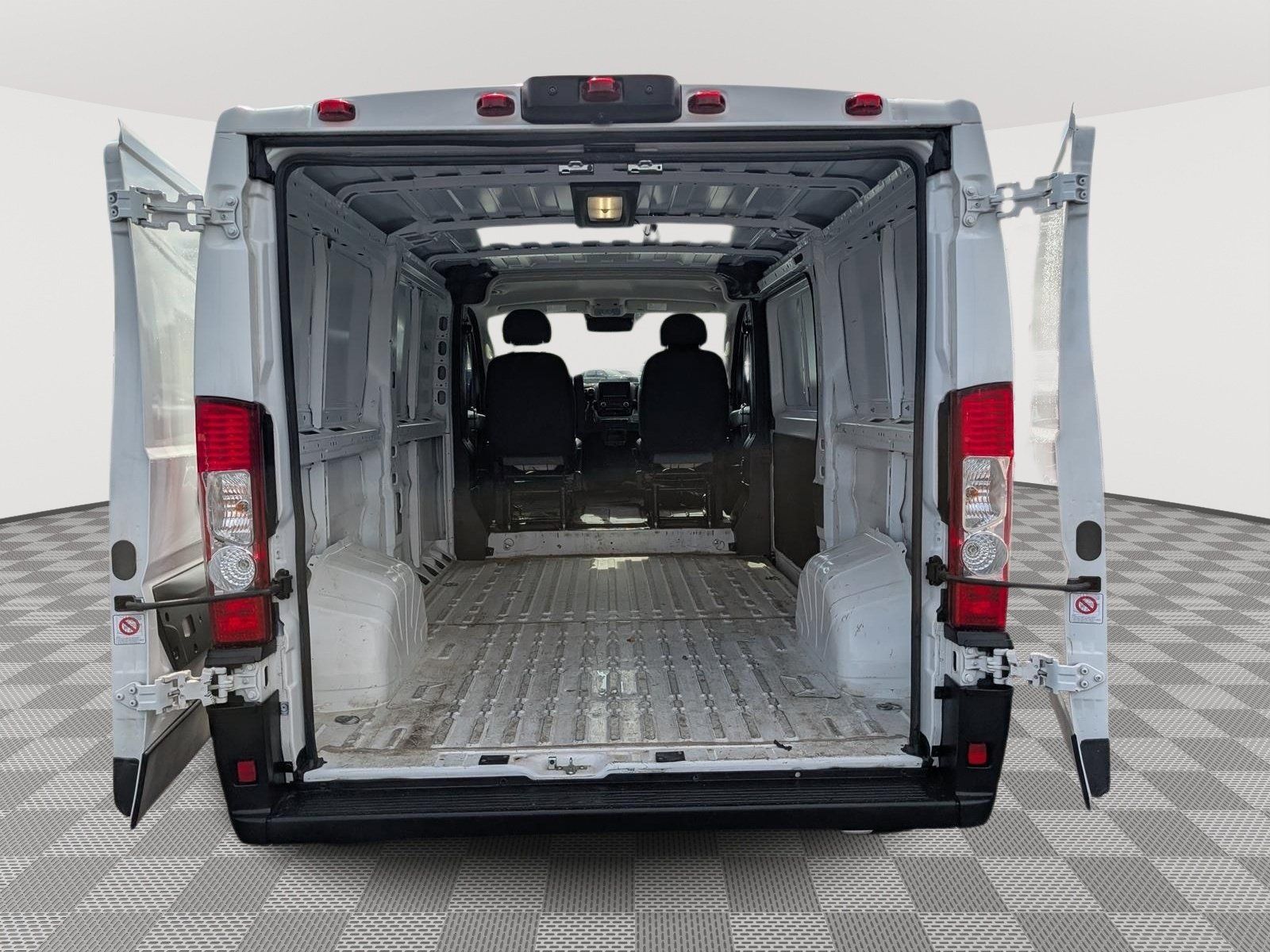 Used 2025 RAM ProMaster 2500 w/ Convenience Group FWD image 13