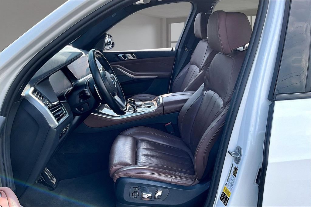 Used 2021 BMW X5 M50i AWD/4WD image 25
