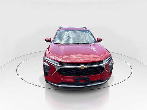 Used 2026 Chevrolet Trax LT w/ Driver Confidence Package FWD image 3