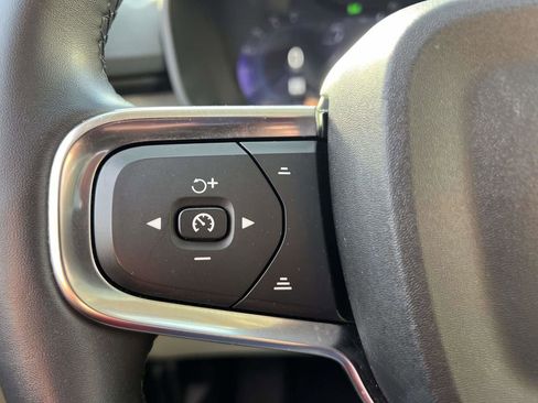 Used 2023 Volvo XC40 B5 Ultimate w/ Climate Package image 29