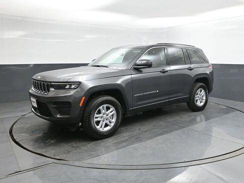 New 2025 Jeep Grand Cherokee Laredo w/ Luxury Tech Group I image 34