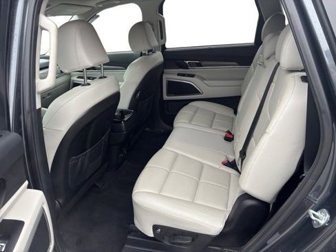 Certified 2022 Kia Telluride EX w/ Towing Package image 12