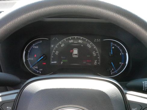 Certified 2025 Toyota RAV4 LE image 21