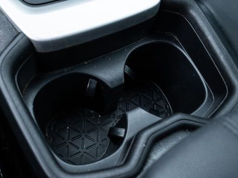 Used 2020 Toyota RAV4 XLE Premium image 28