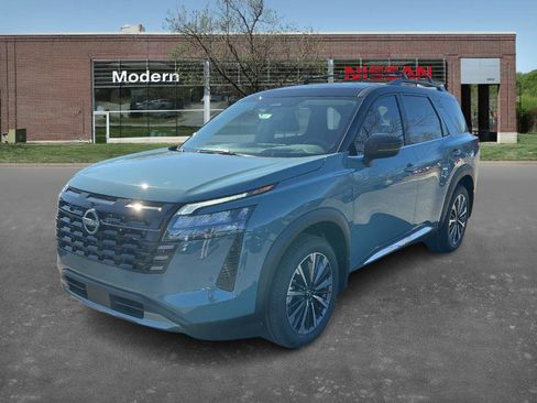 New 2026 Nissan Pathfinder Platinum image 1