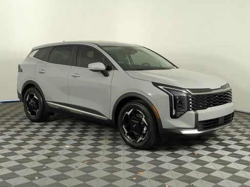 New 2026 Kia Sportage EX image 9