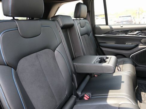 Used 2024 Jeep Grand Cherokee Trailhawk w/ Luxury Tech Group III image 37