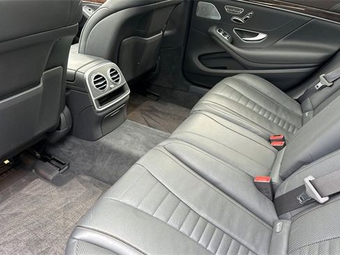 Used 2018 Mercedes-Benz S 560 Sedan image 14