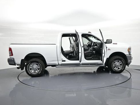 Used 2022 RAM 2500 Tradesman w/ Chrome Appearance Group AWD/4WD image 23