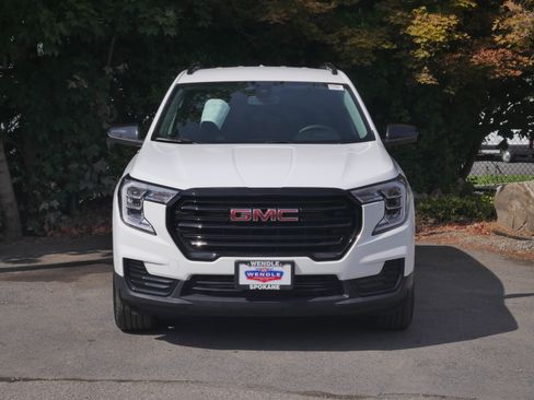 Used 2024 GMC Terrain SLE w/ Driver Convenience Package AWD/4WD image 33